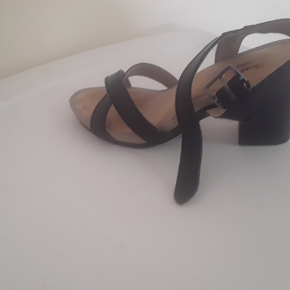 Hush puppies - Picture 3 of 3